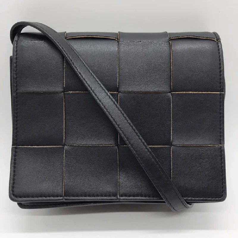 Vintage-Inspired Bottega Veneta Intrecciato Leather Cassette Shoulder Bag Stylish Totes, Special Discounts