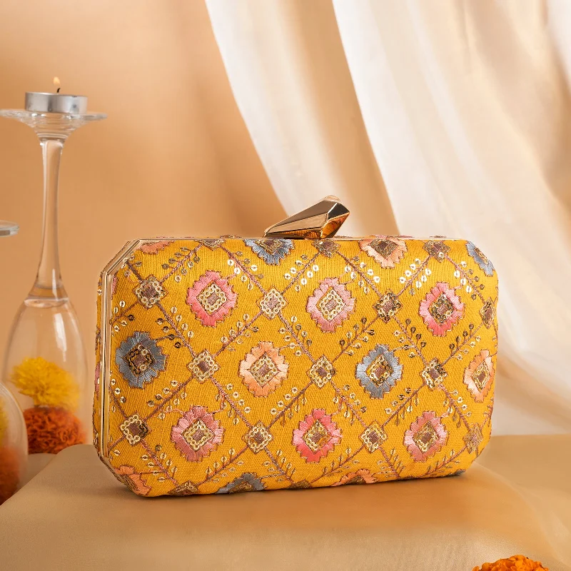 Teejh Minakshi Phulkari Threadwork Clutch